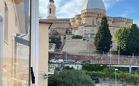 Eleganza retrò con vista sulla Basilica